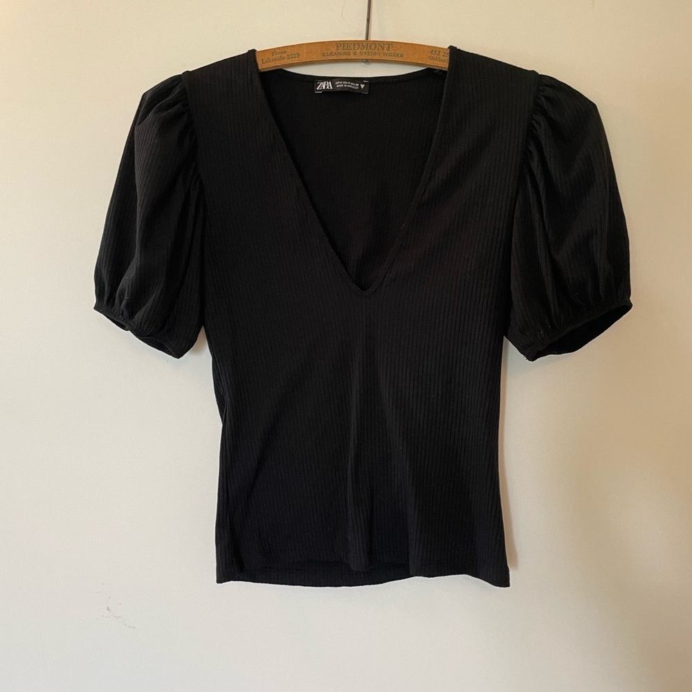Zara Puff Sleeve Fitted V-Neck Tee